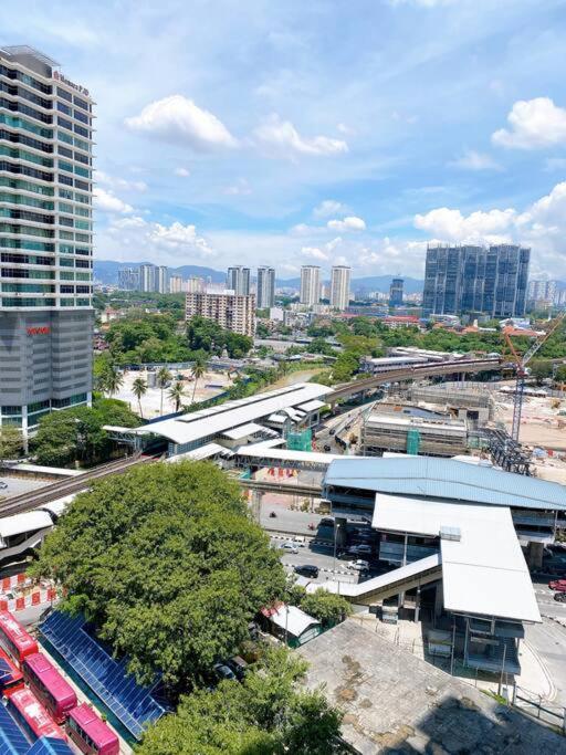 Tr Residence Near Titiwangsa Lrt By Iconique كوالالمبور المظهر الخارجي الصورة